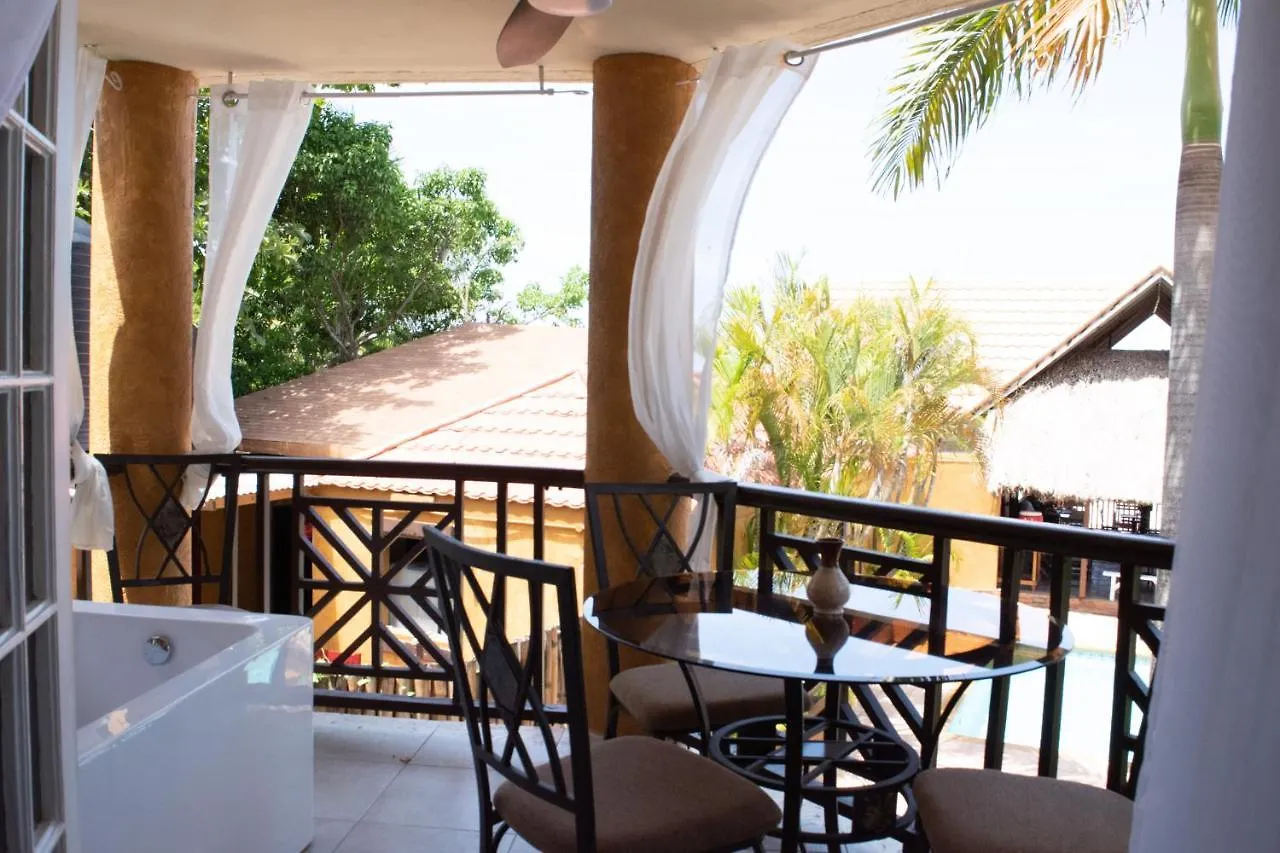 Vickitini Beachfront Resort Negril Hotel